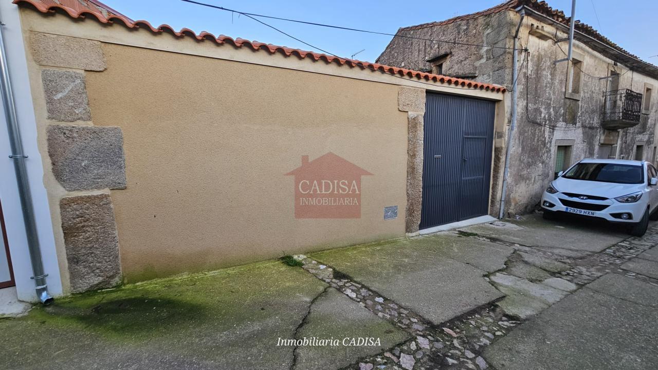 AMPLIA CASA EN HINOJOSA DE DUERO. REF 4134