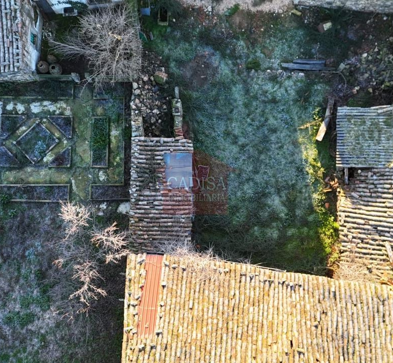 AMPLIA CASA EN HINOJOSA DE DUERO. REF 4134