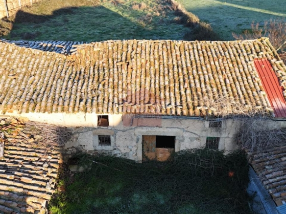 AMPLIA CASA EN HINOJOSA DE DUERO. REF 4134