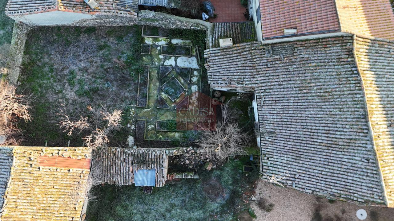 AMPLIA CASA EN HINOJOSA DE DUERO. REF 4134