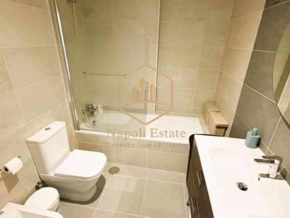 ALQUILER DE VIVIENDA DE 3 DORMITORIOS EN TEATINOS – MÁLAGA
