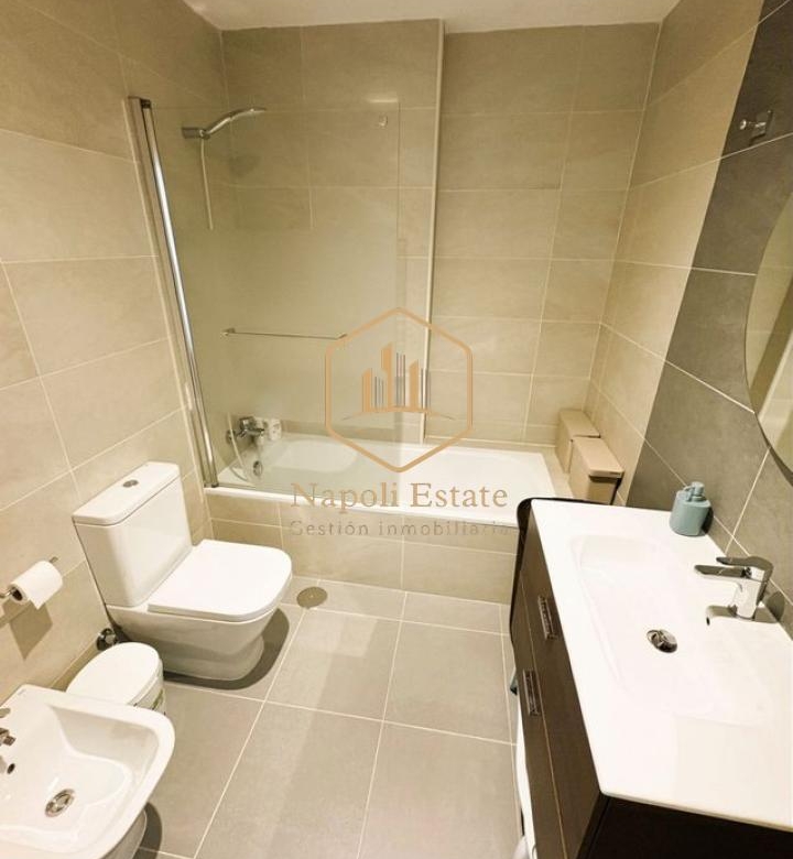 ALQUILER DE VIVIENDA DE 3 DORMITORIOS EN TEATINOS – MÁLAGA