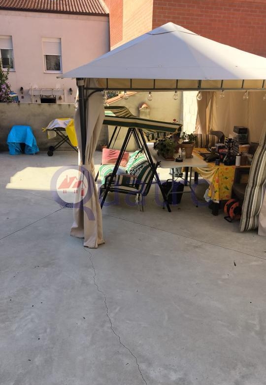 Piso en alquiler con gran patio en la zona de San Mamés